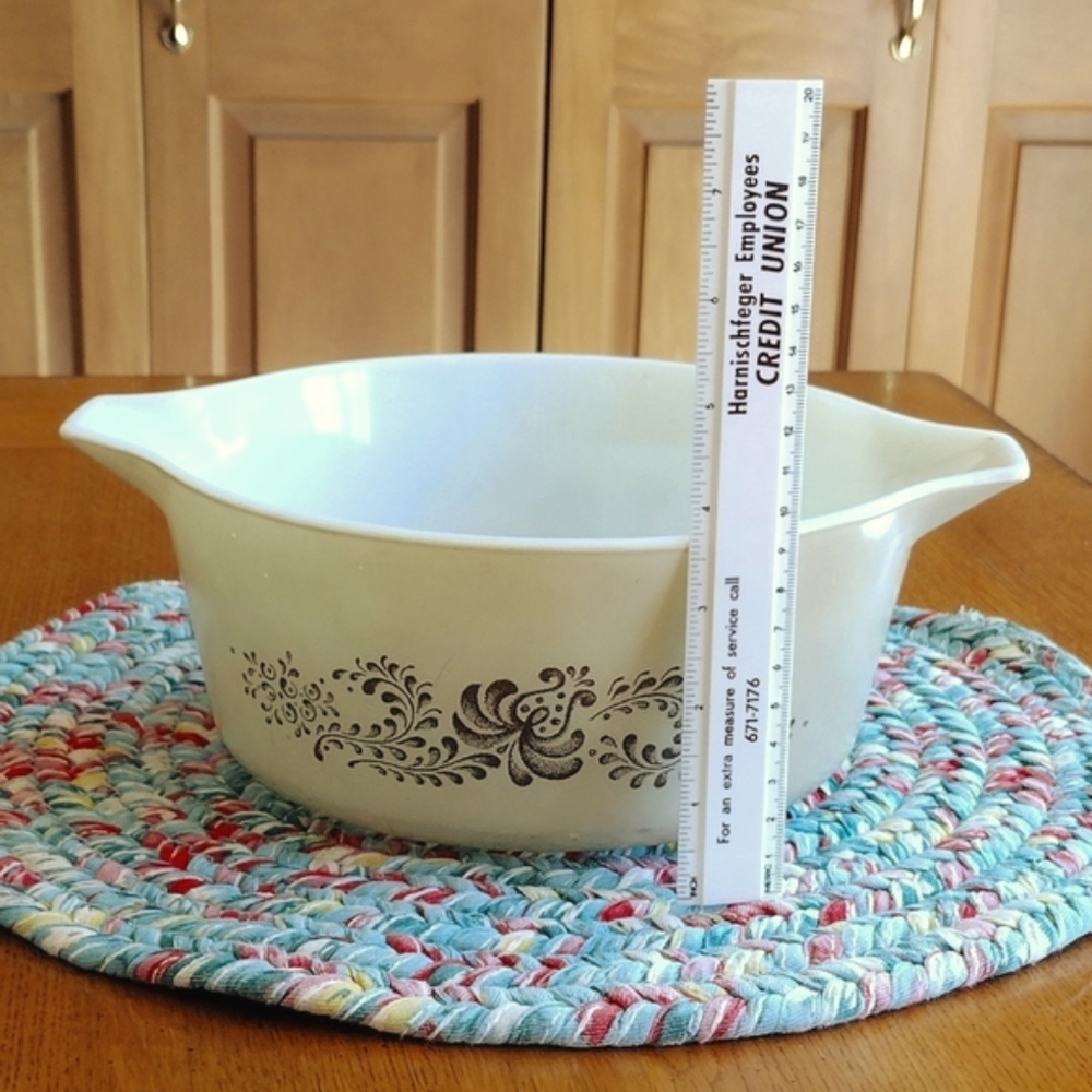 Pyrex Homestead 475-B 2.5L Beige with Brown Scrollwork and with Clear Lid - Picture 2 of 15